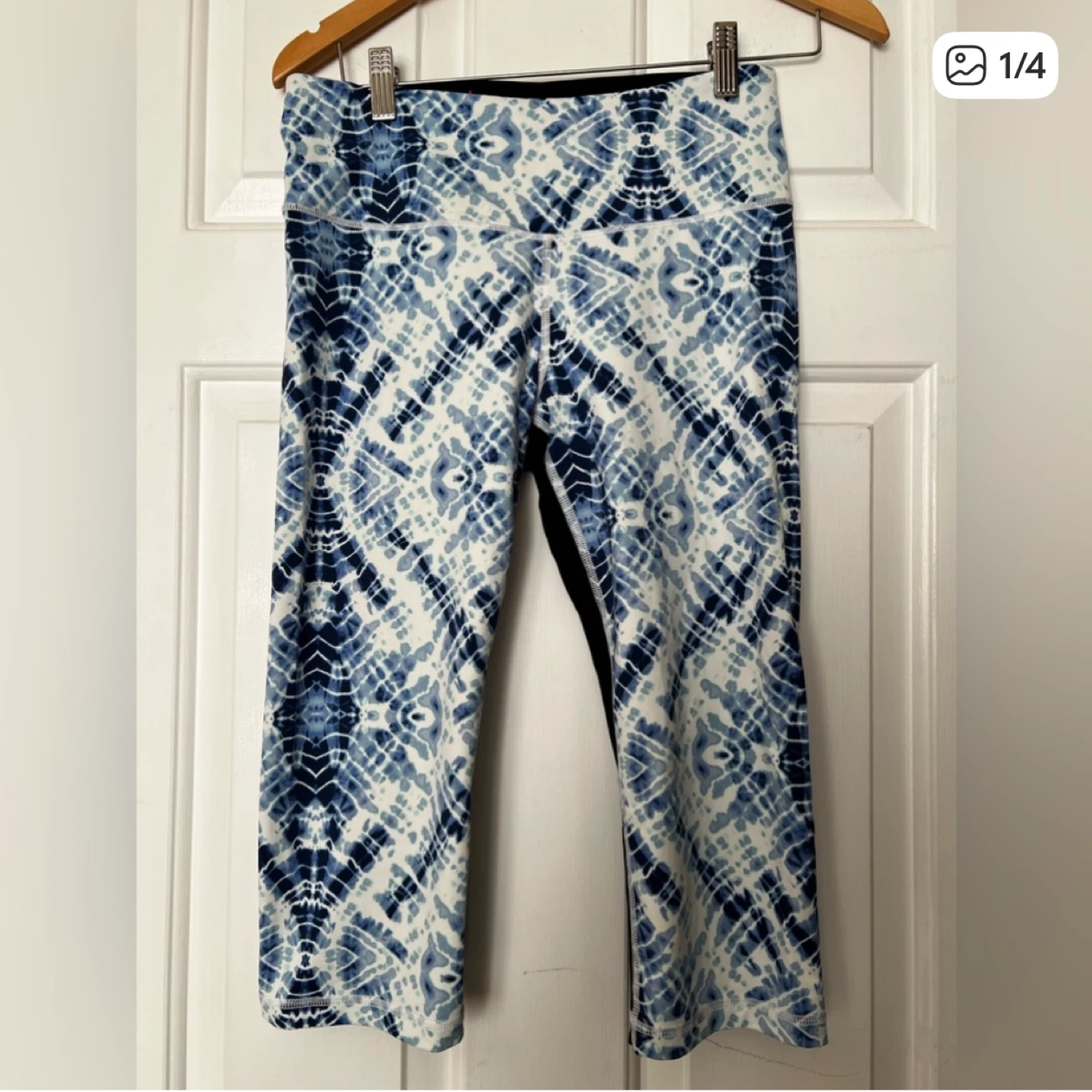 Victoria’s Secret Blue Tie-Dye Cropped Leggings - Like New