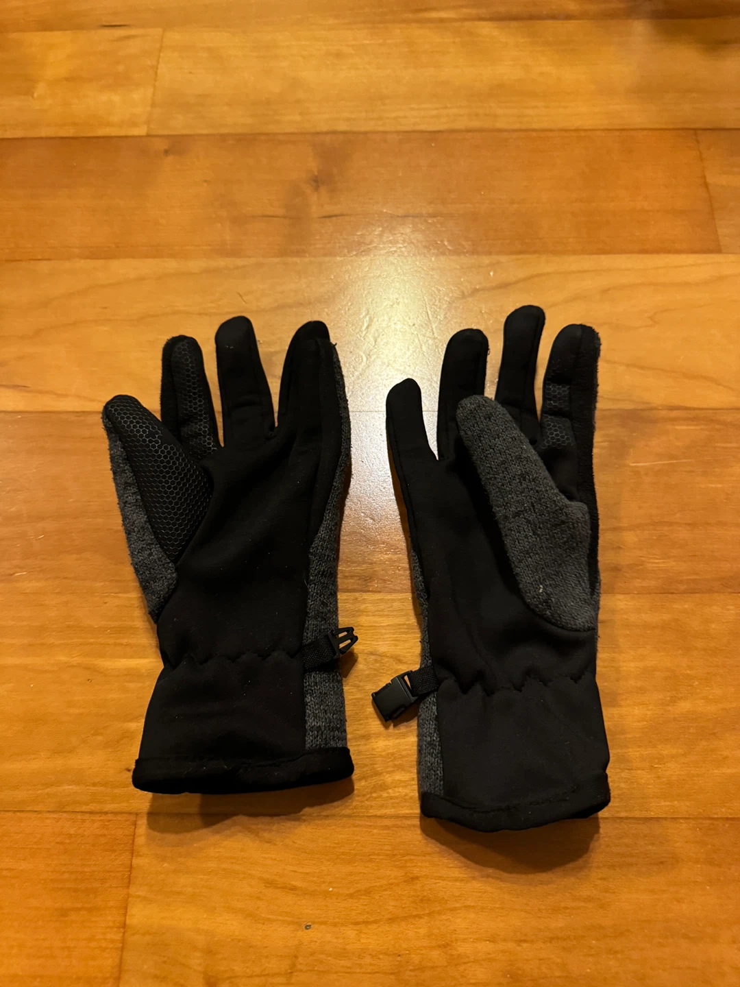 Fleece Grey & Black Gloves - photo 2