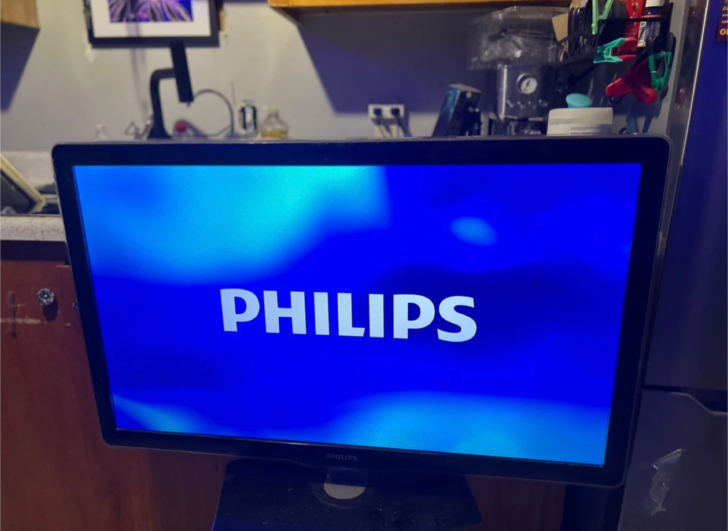 📺 24 ” LED TV with Roku Android Box – For Sale - photo 2