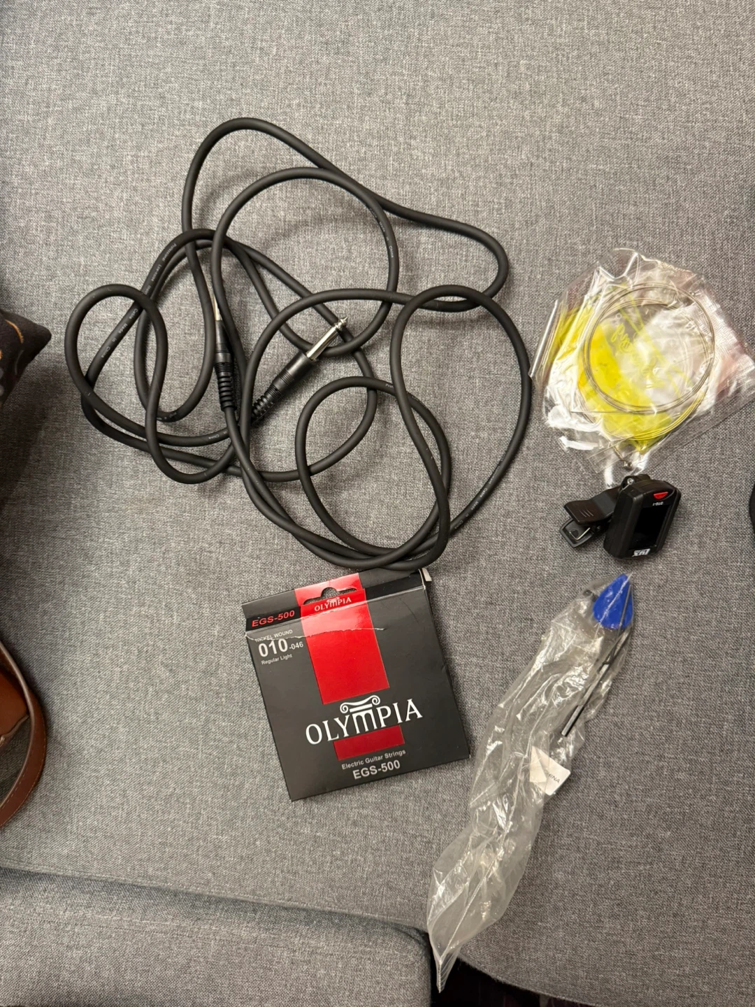 Lux Pro Electric Guitar & AGL-20 Amp - photo 5