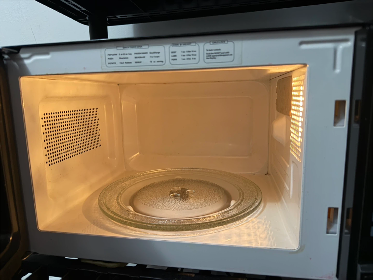 RCA Microwave - Black - photo 2