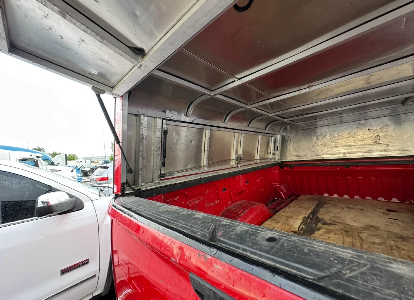 Camper topper cap for Silverado 2500 Long bed 8" - photo 3