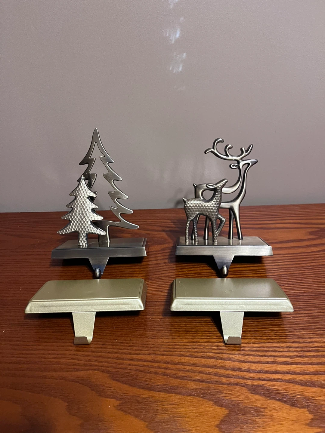 4 METAL CHRISTMAS STOCKING HOLDERS