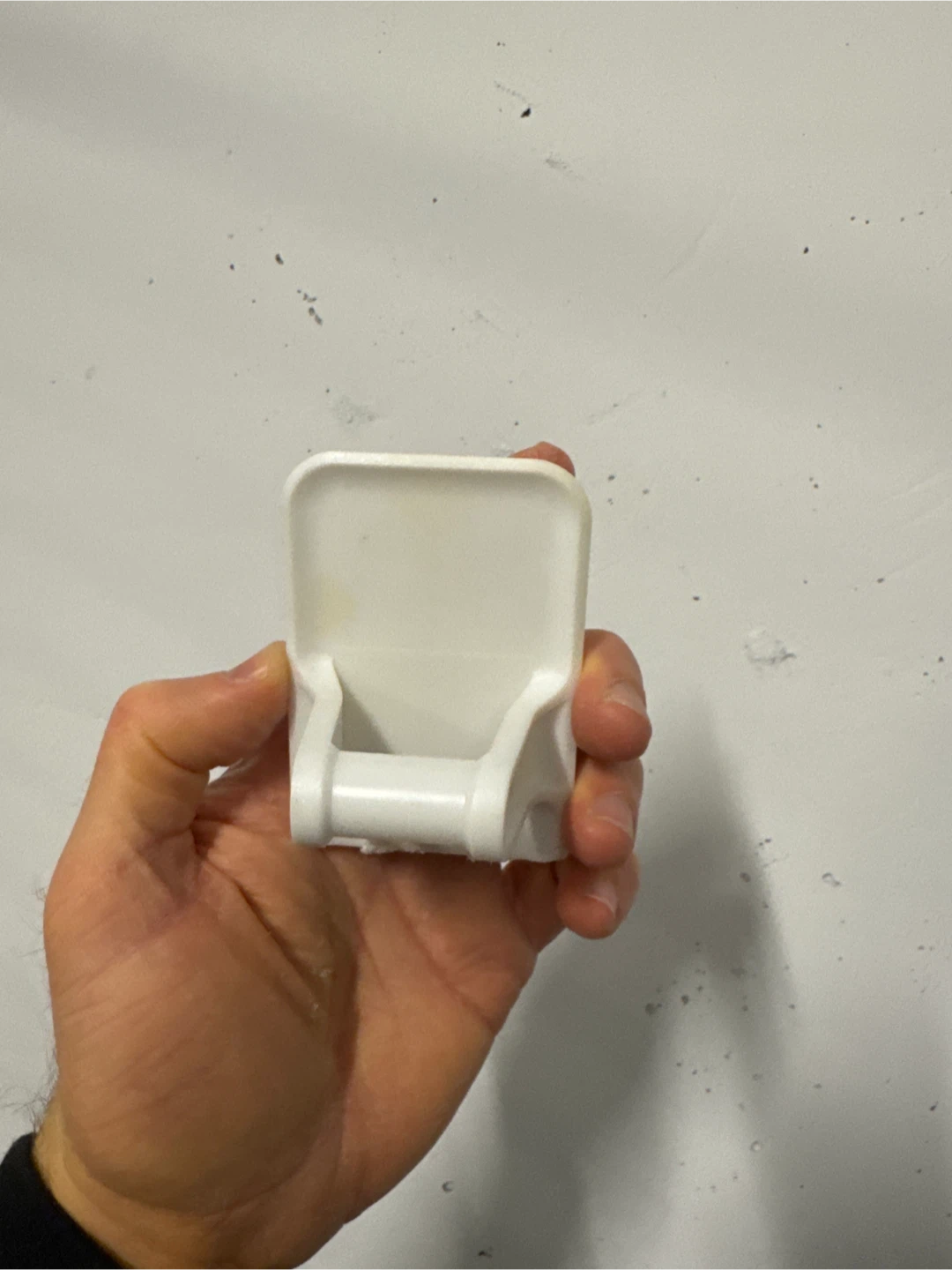 3M sprayer hanger