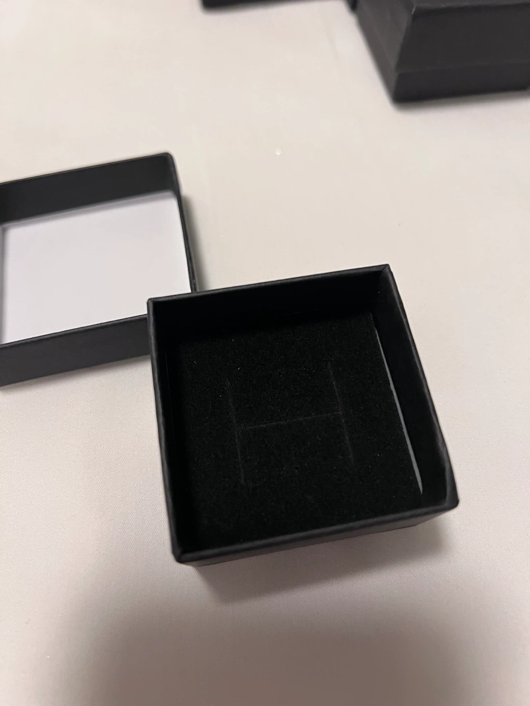 Black Ring or Earring Jewellery/Jewelry Box - photo 2