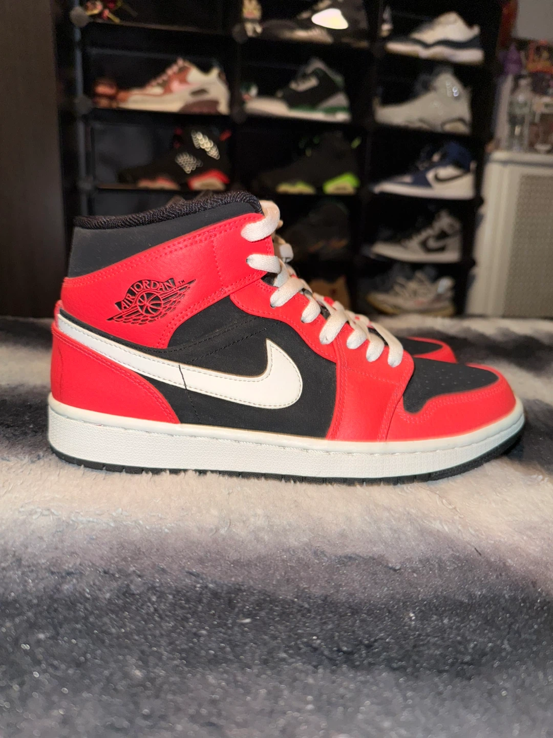 Air Jordan 1 Mid - Infrared 23