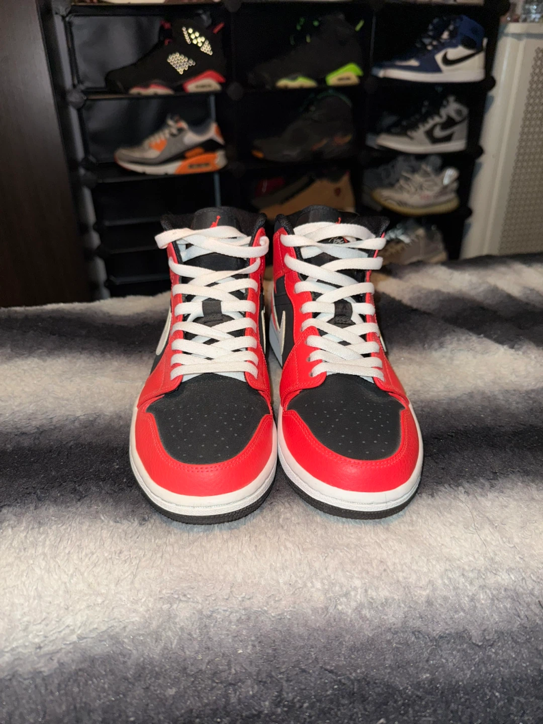 Air Jordan 1 Mid - Infrared 23 - photo 4