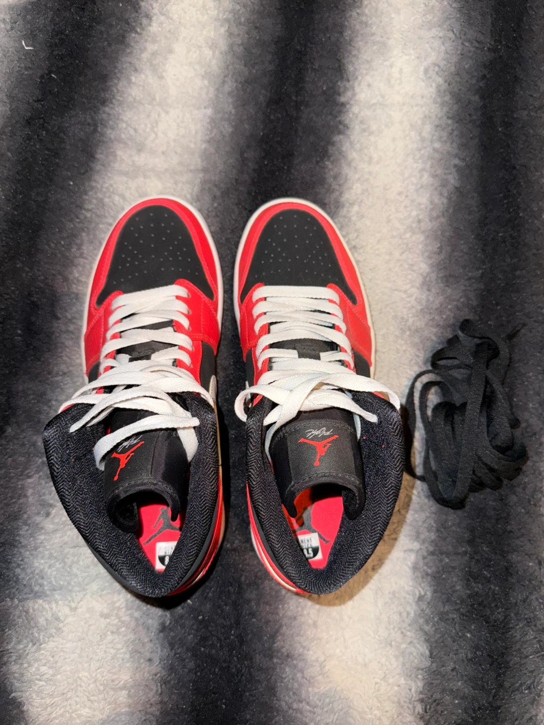 Air Jordan 1 Mid - Infrared 23 - photo 3