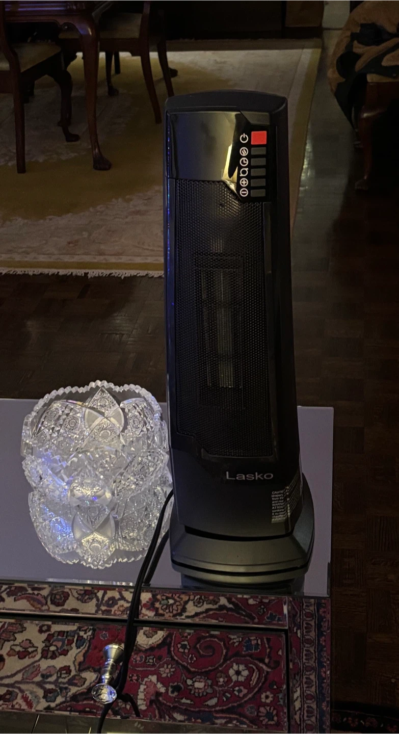 Lasko Oscillating Ceramic Space Heater w/ Remote - photo 2