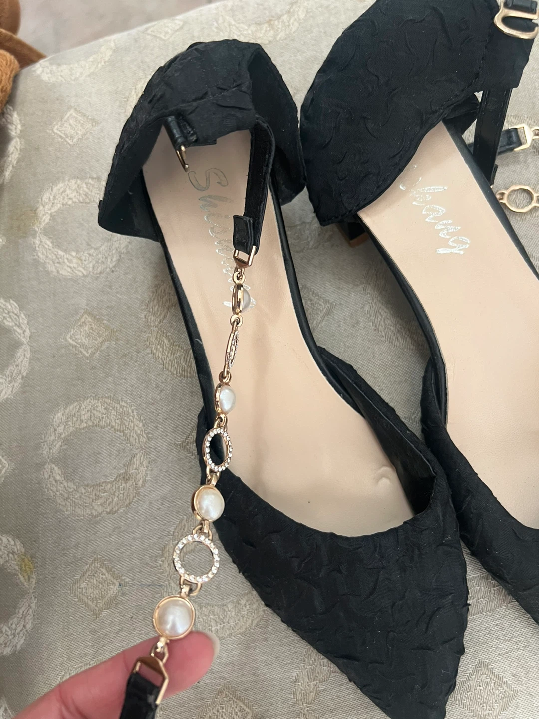 Shinyang Black Heels with Pearl Detail - photo 4
