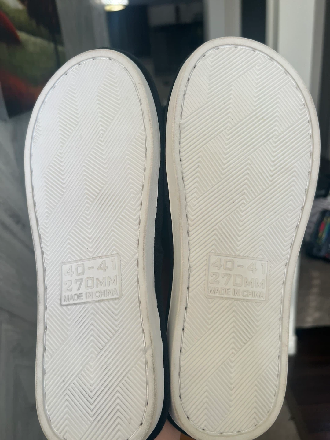 Fila Black Furry Slippers Size 40-41 (270mm) - photo 3