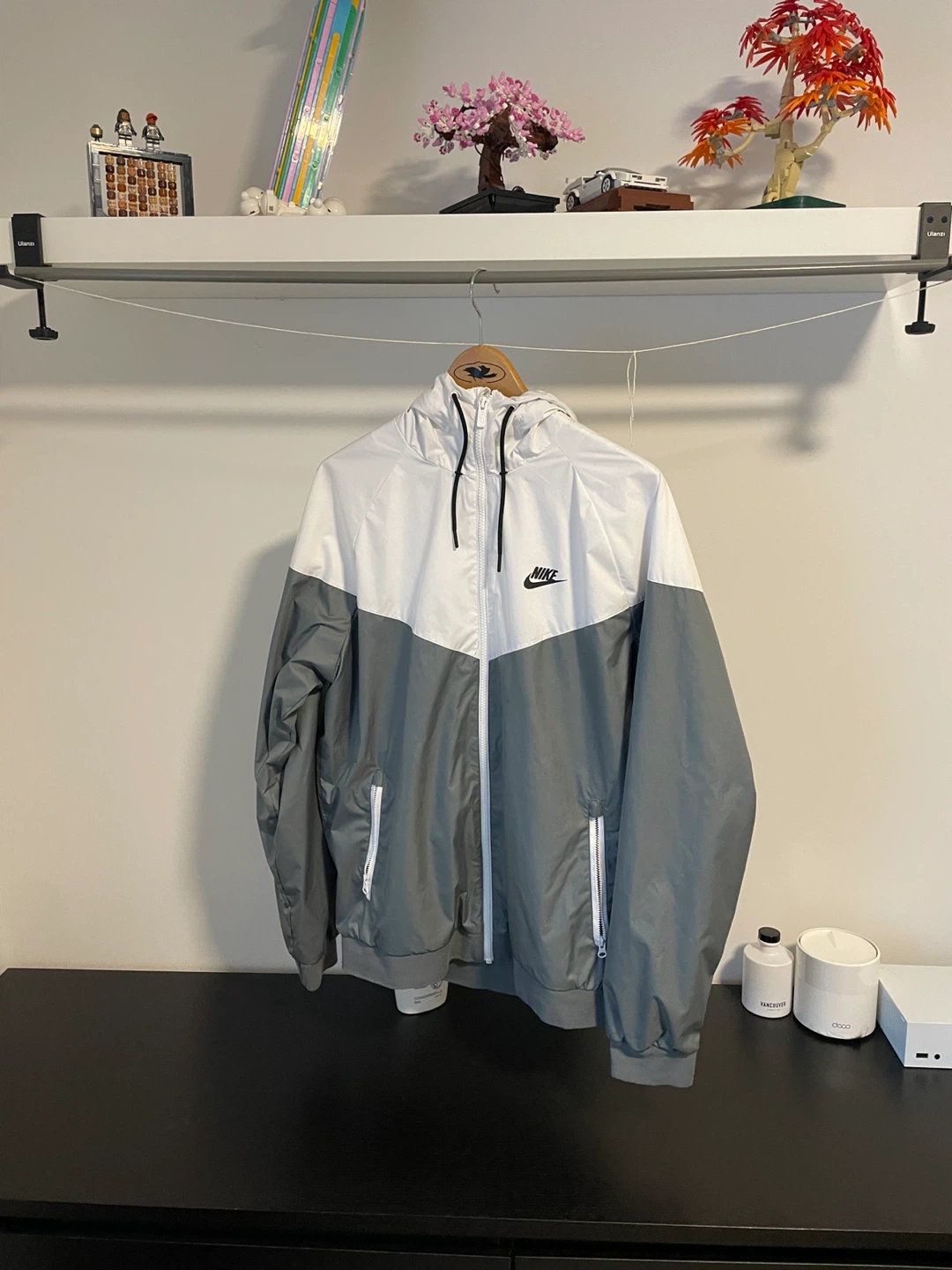 Nike Windrunner Jacket - Large