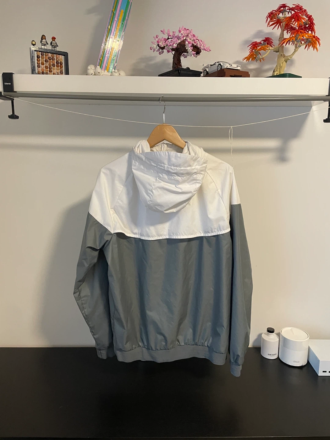 Nike Windrunner Jacket - Large - photo 3