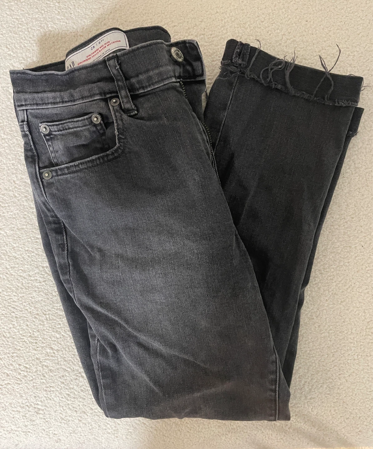 Gap Girlfriend Mid Rise Jeans (28)