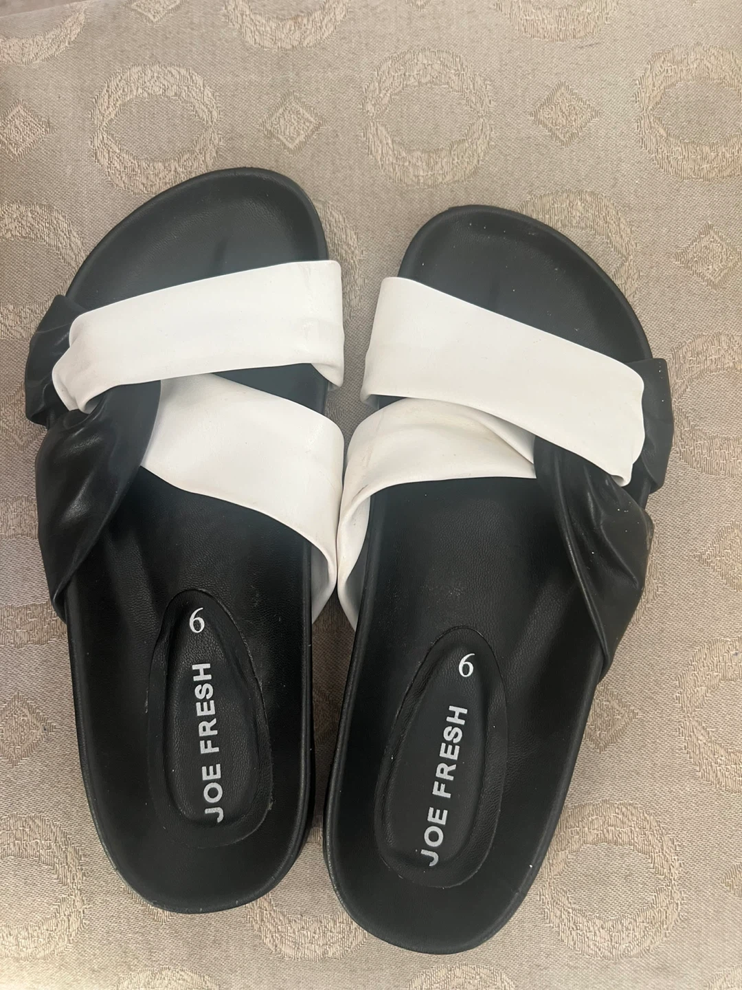 Joe Fresh Black & White Sandals - Size 6