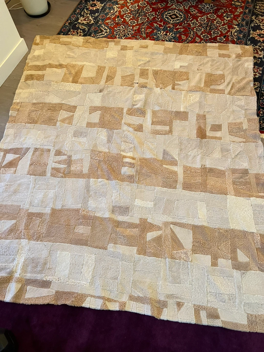 Sheepskin patchwork rug - photo 2