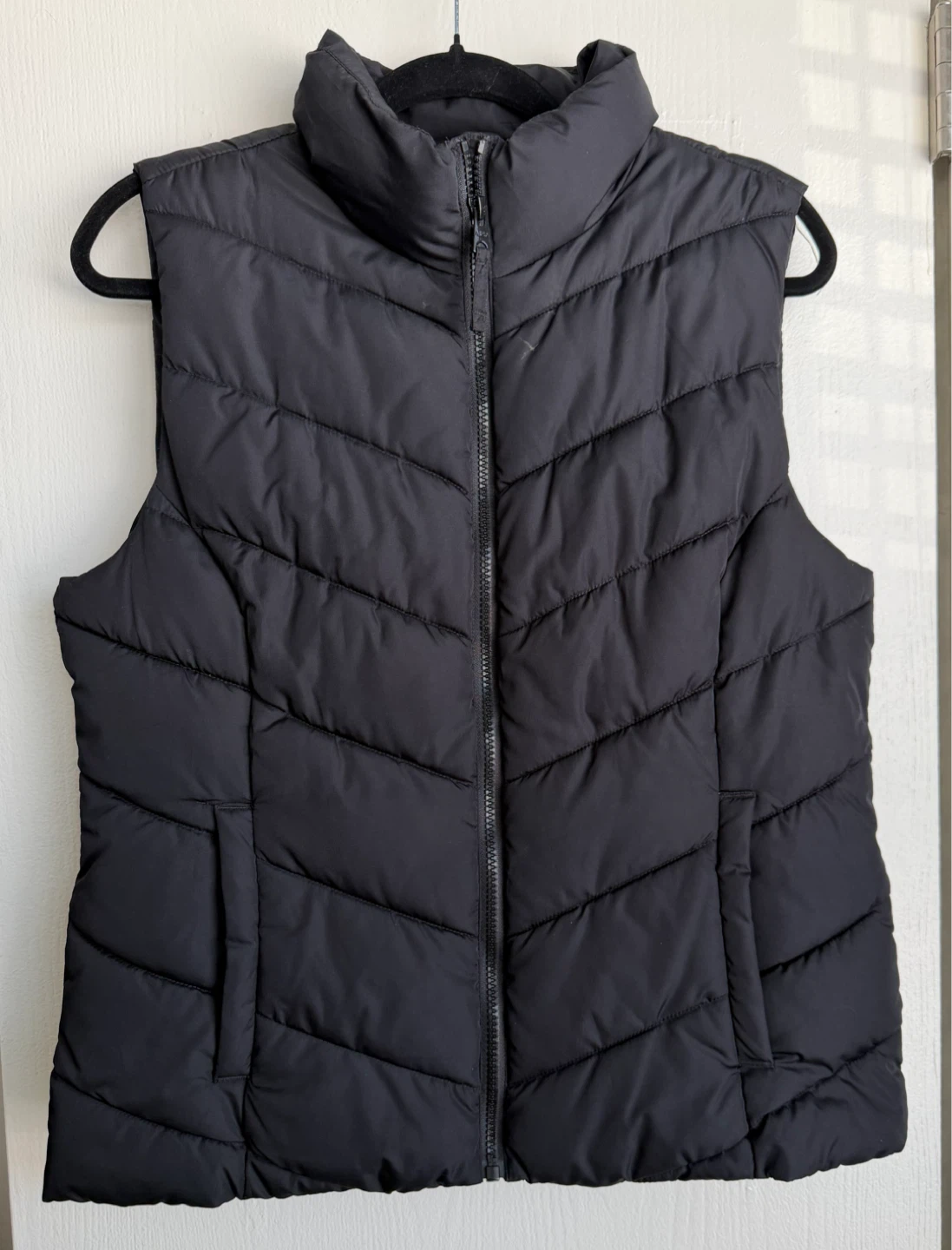 Aeropostale Black Puffer Vest - Size L