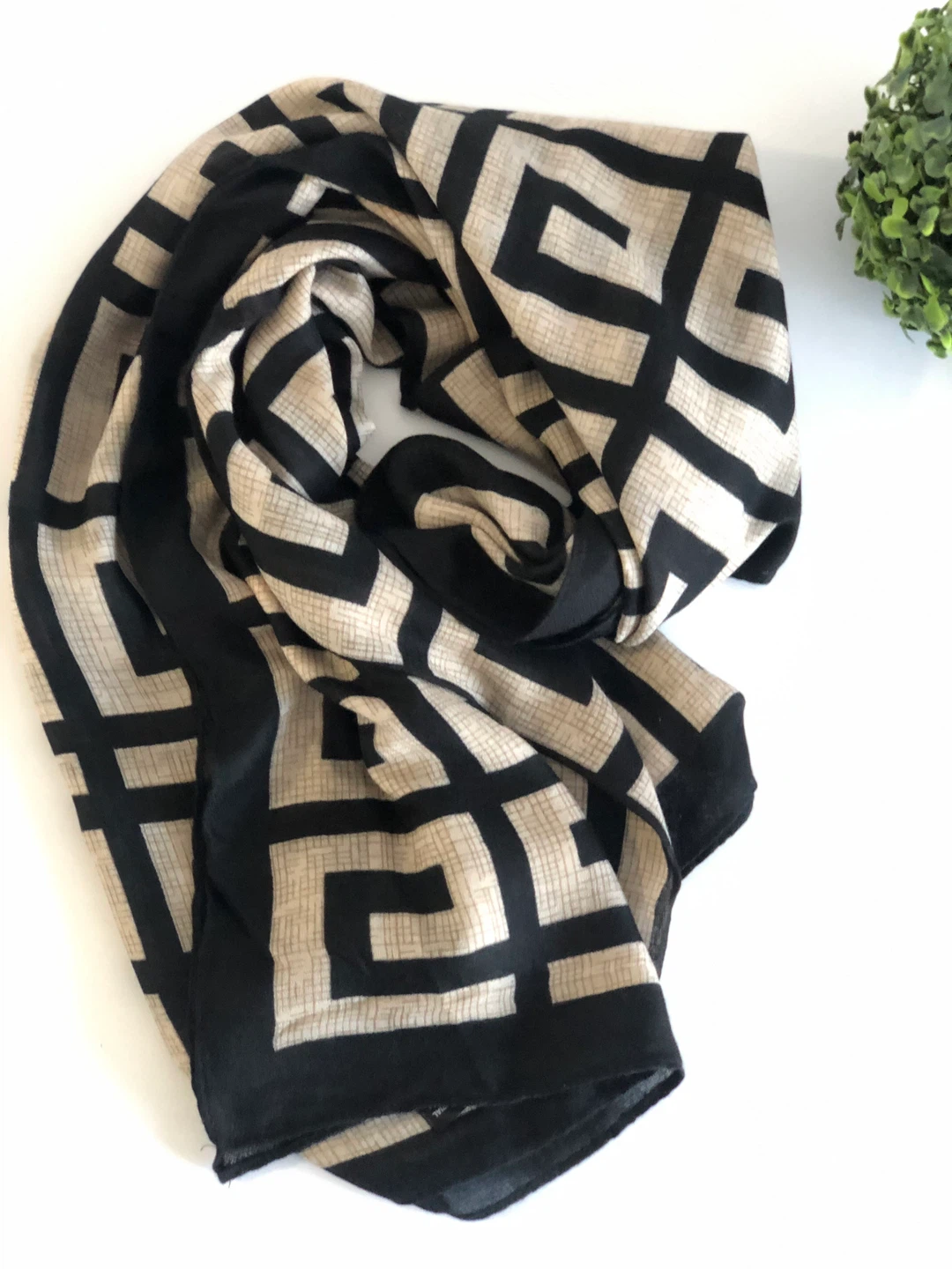 Geometric Pattern Scarf /Hijab - Black & Beige