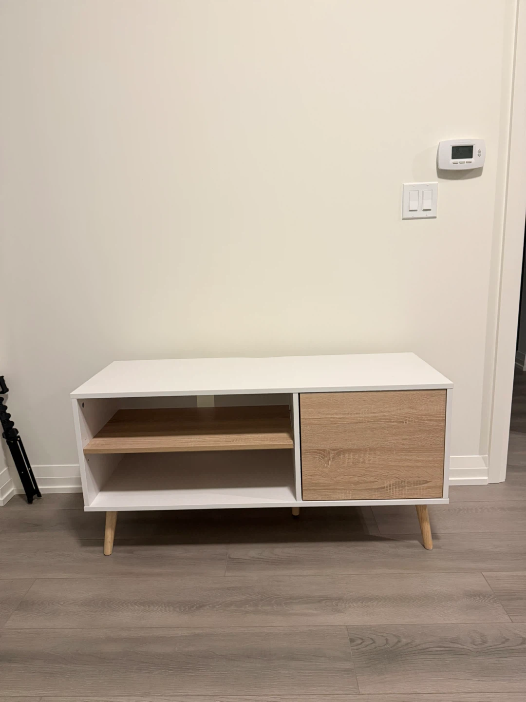 White & Wood TV Stand/Console 42 inches