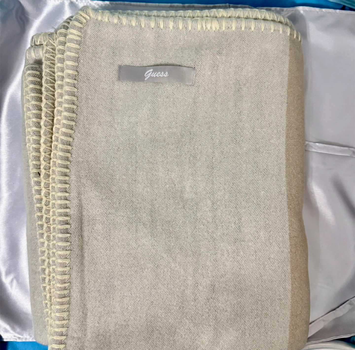 Guess Striped Throw Blanket - Beige/White - photo 3