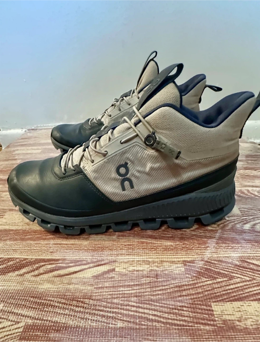 On Cloudtrax Hiking Boots - US Size 9.5 Men’s - photo 3