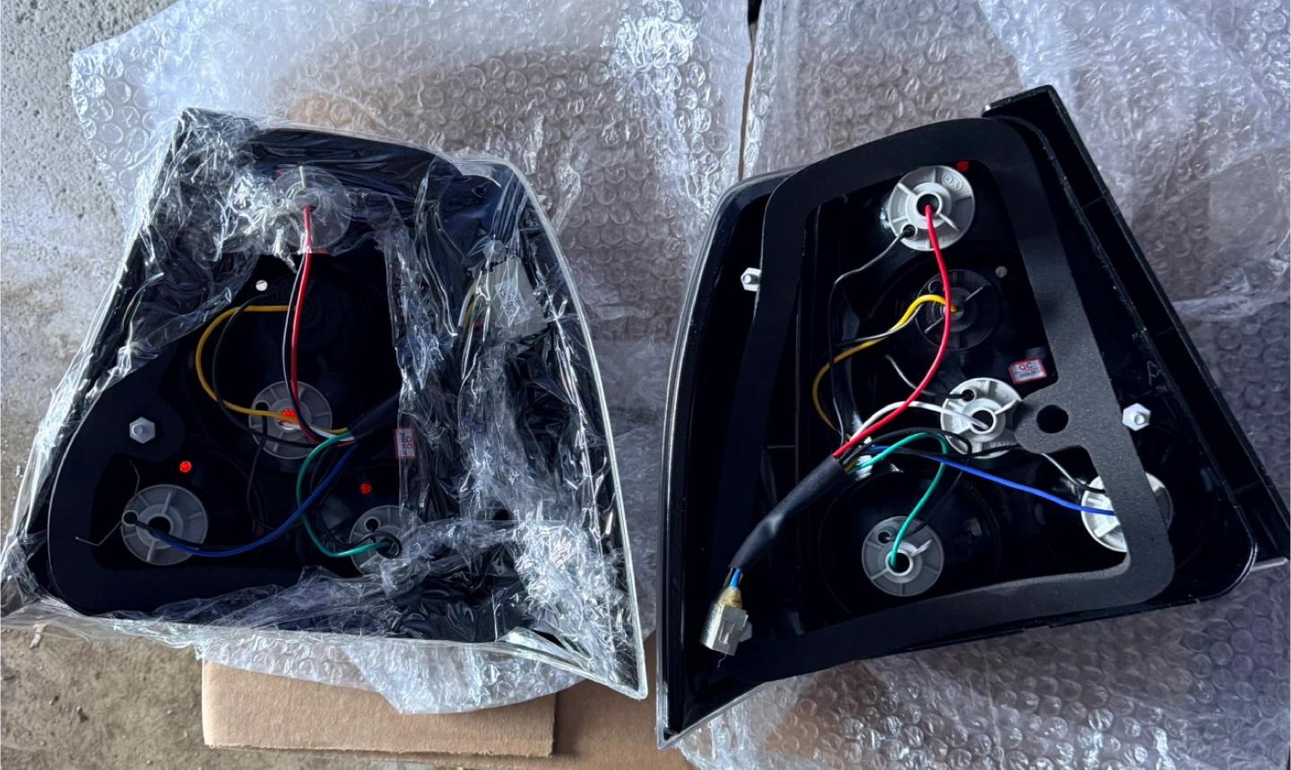 Brand new taillights for Volkswagen Jetta - photo 3