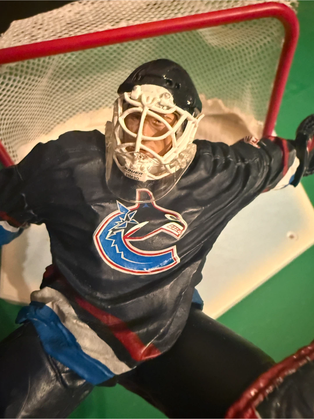 Dan Cloutier Vancouver Canucks Goalie Figurine - photo 4