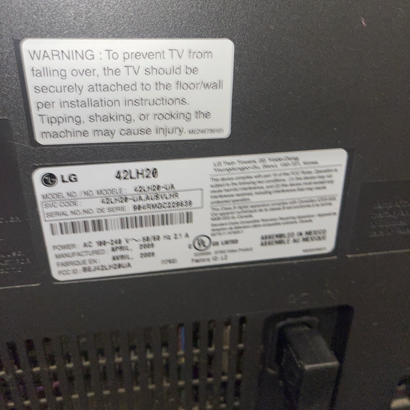 LG 42LH20 42" LCD TV - photo 2