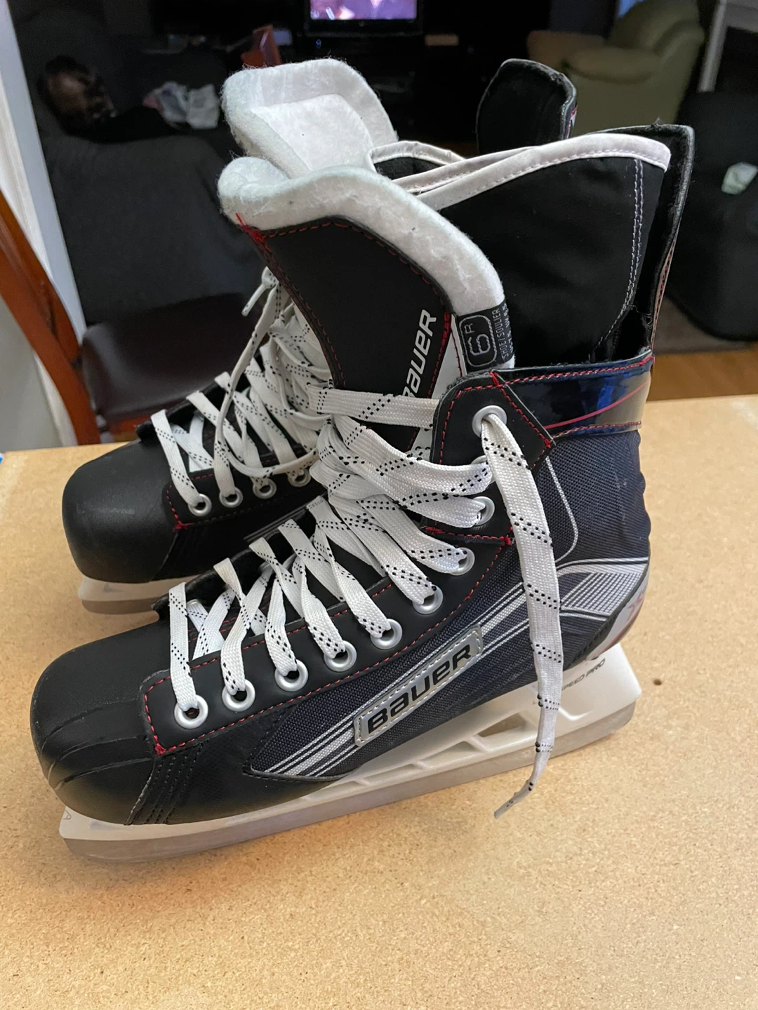 Bauer Ice Skates - Size 4 - photo 2