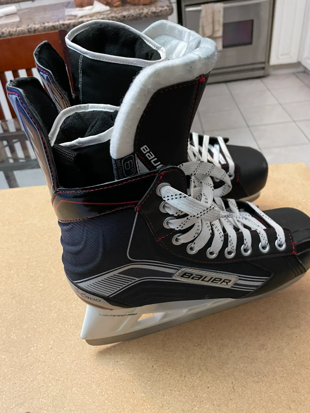 Bauer Ice Skates - Size 4 - photo 3