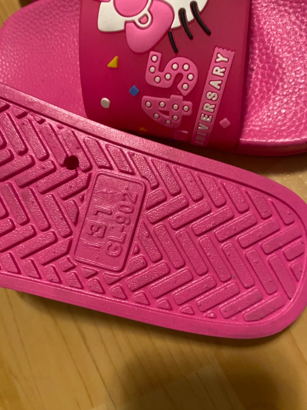Hello Kitty Pink Slides Size 32 - photo 3
