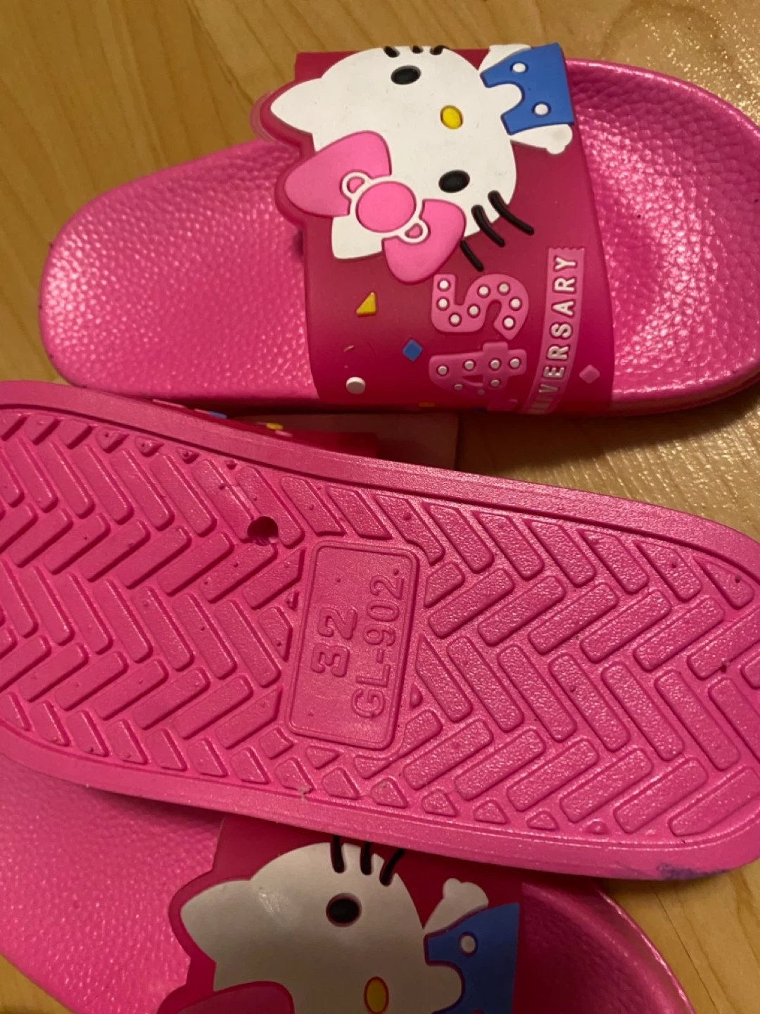 Hello Kitty Pink Slides Size 32 - photo 2