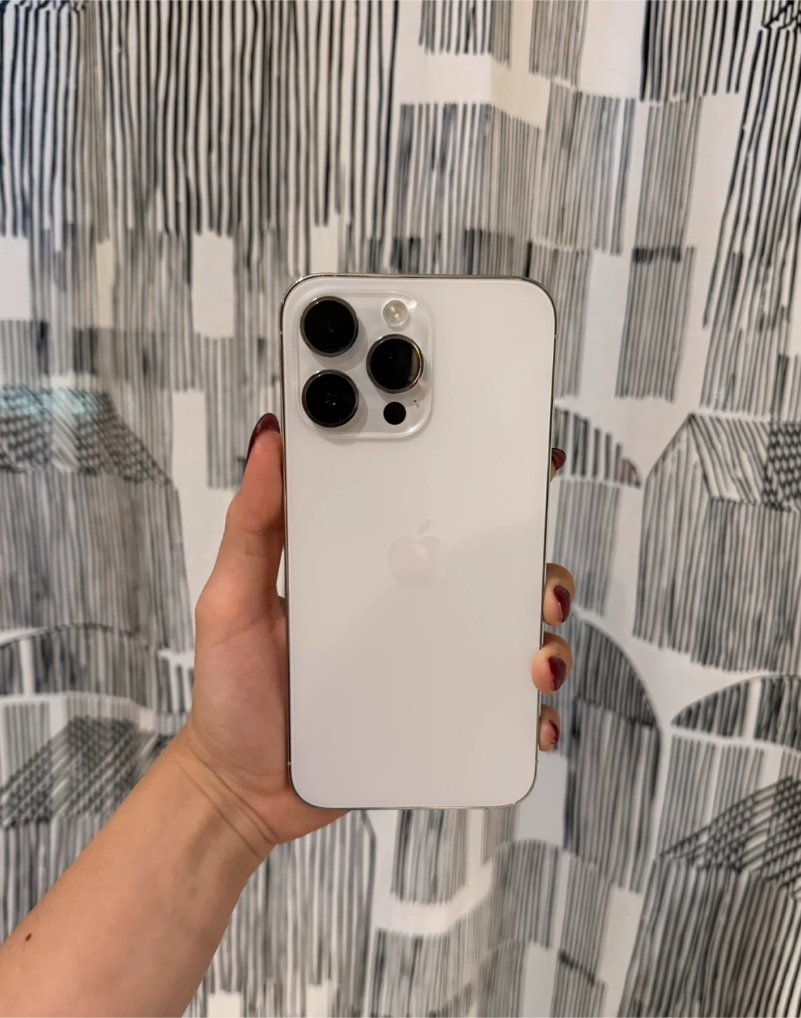 White iPhone 14 Pro Max - photo 2
