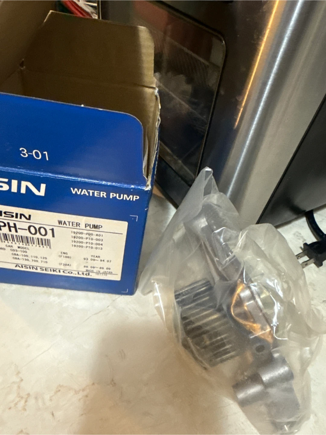 Brand New Aisin WPH-001 Water Pump for Honda Accord - photo 2