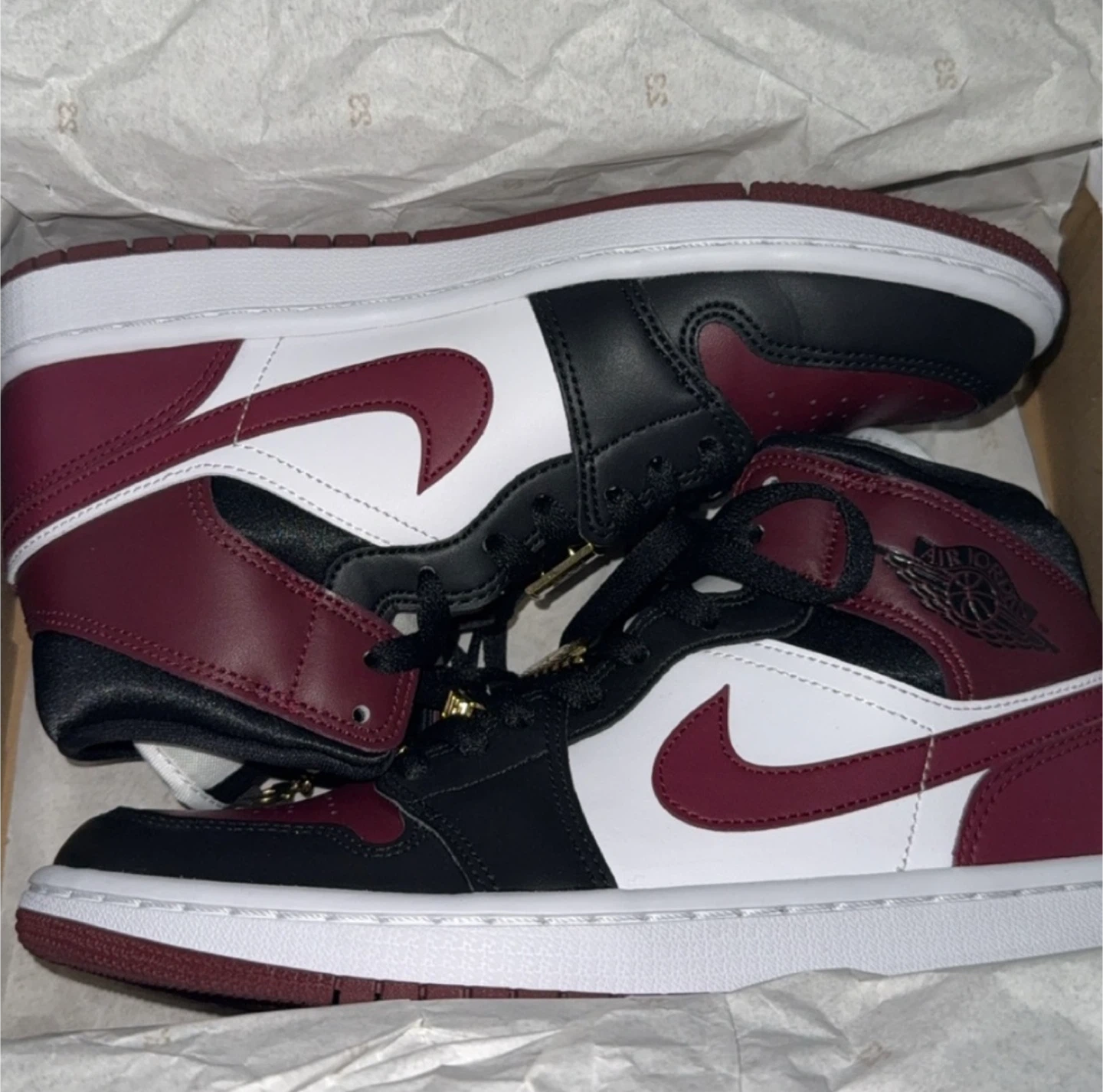 Air Jordan 1 Mid Beetroot (Women’s)