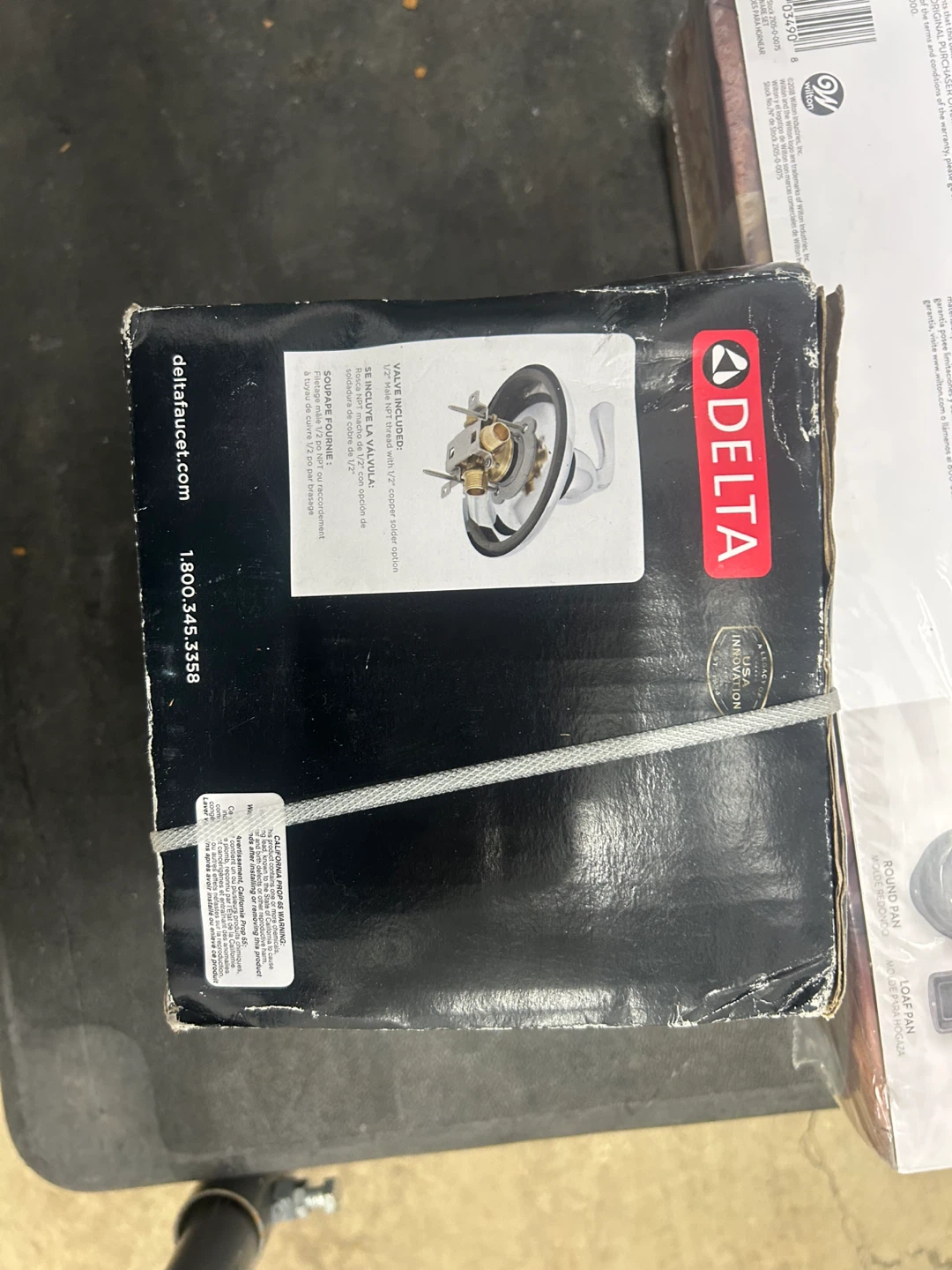 Delta B114900C-SS Shower Faucet Set - New in Box - photo 3