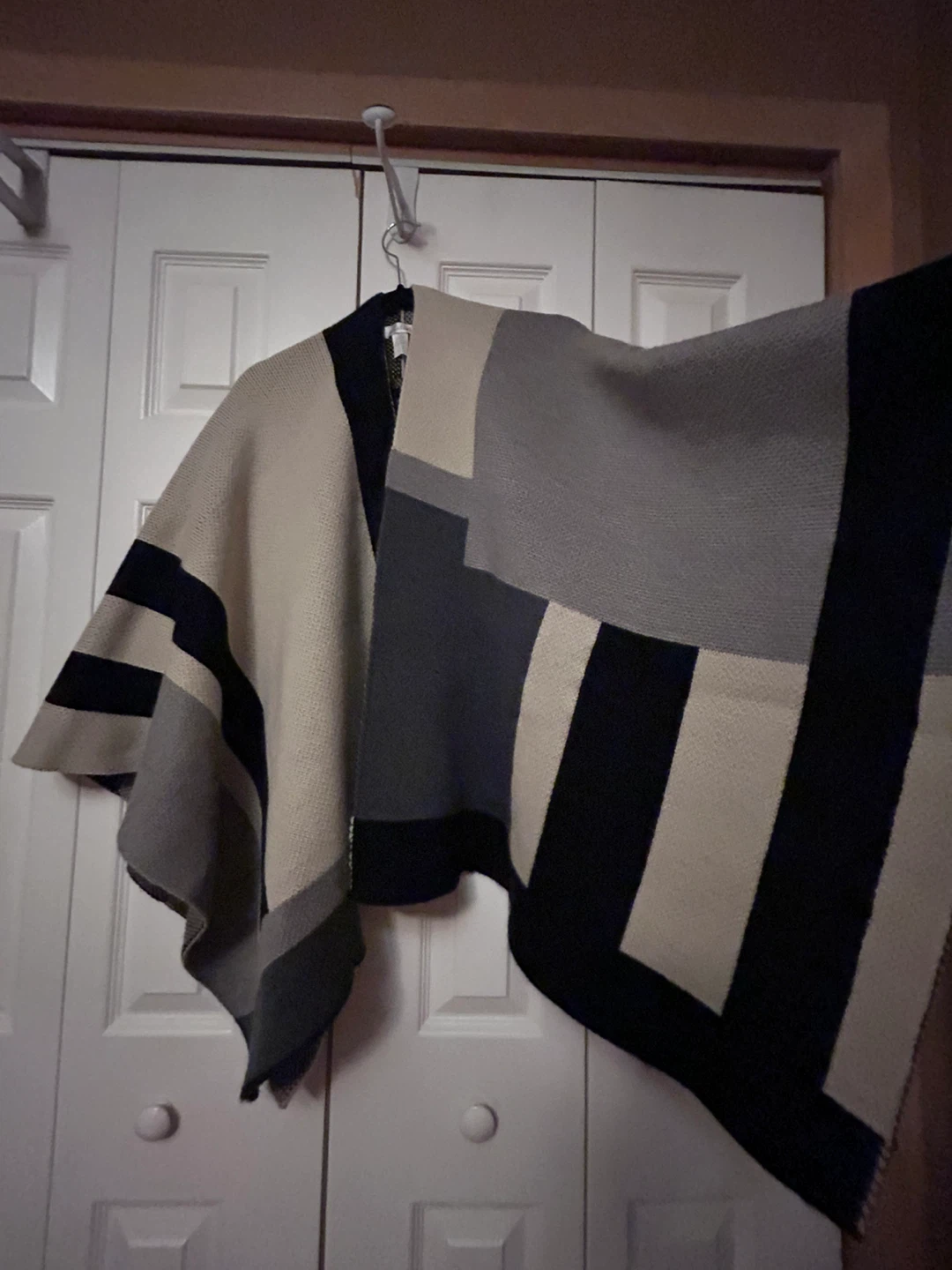 Beige and Gray Poncho - photo 2
