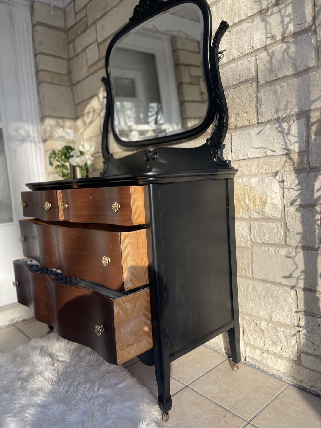 Two tone Beautiful Victorian Vanity/Entrance Piece/Dresser - photo 2