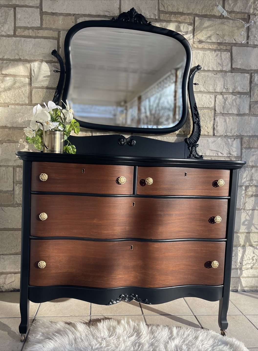 Two tone Beautiful Victorian Vanity/Entrance Piece/Dresser