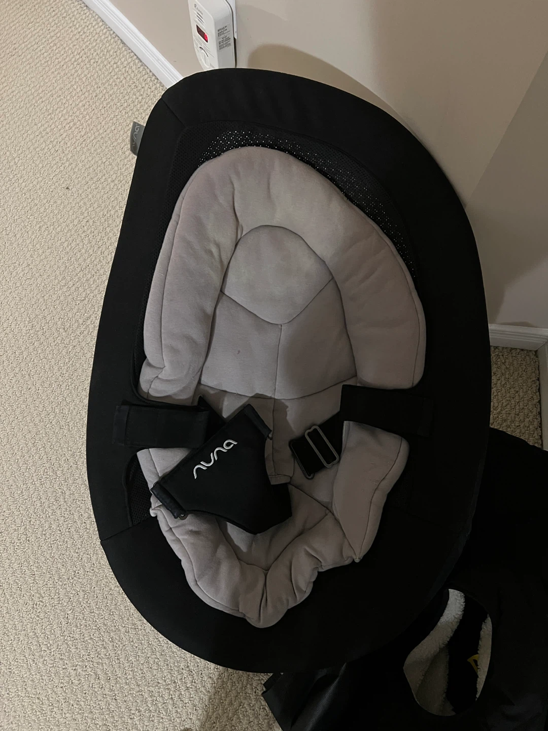 Nuna Leaf Baby Bouncer - Black