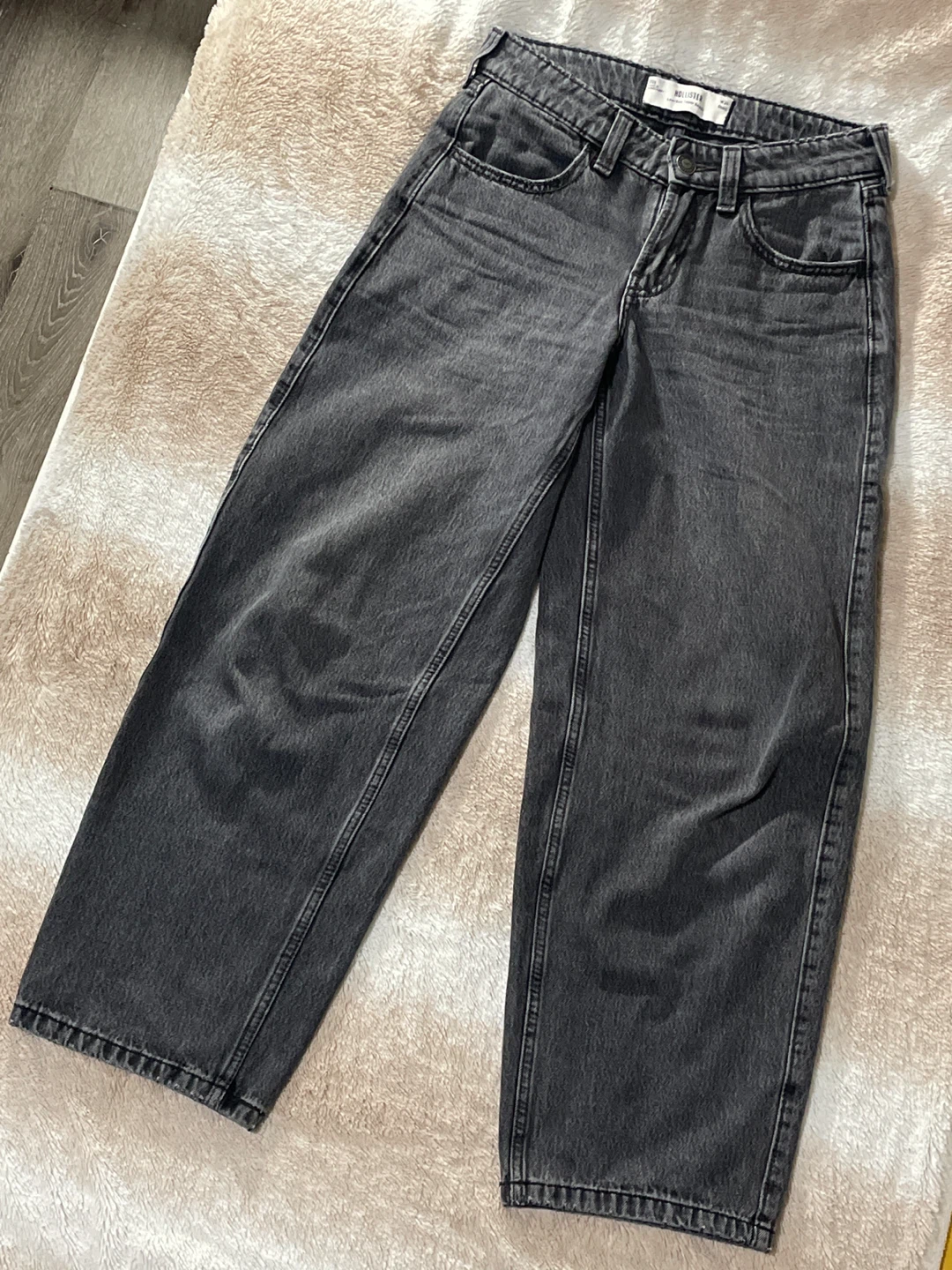 Hollister Low-Rise Taper Baggy Jeans W24