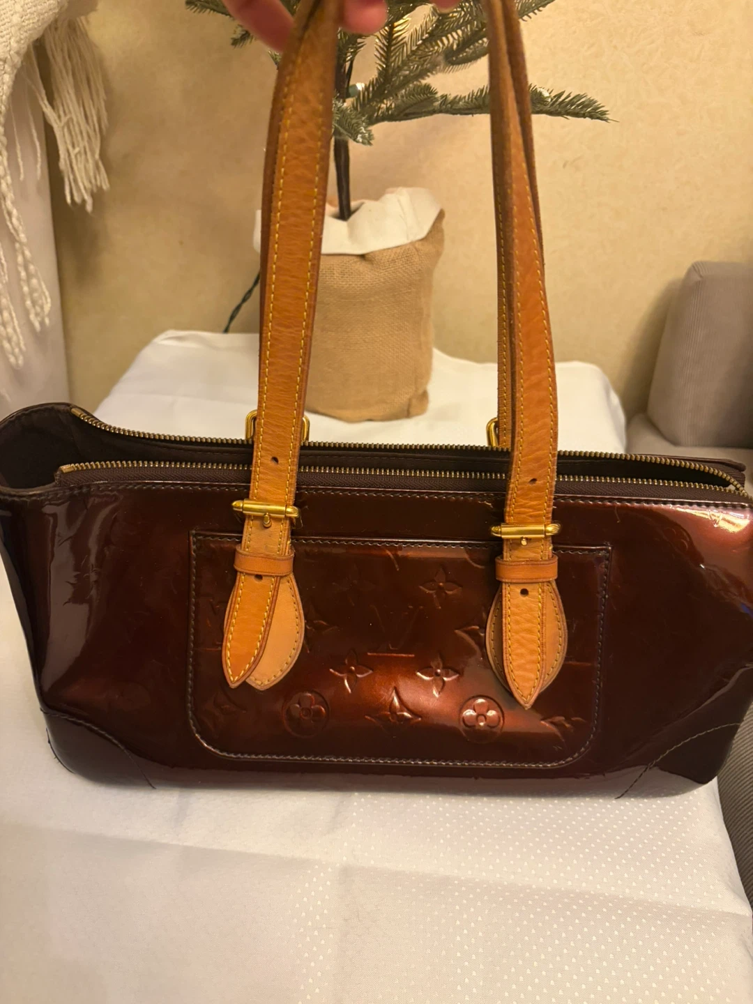 Louis Vuitton Vernis Leather shoulder bag