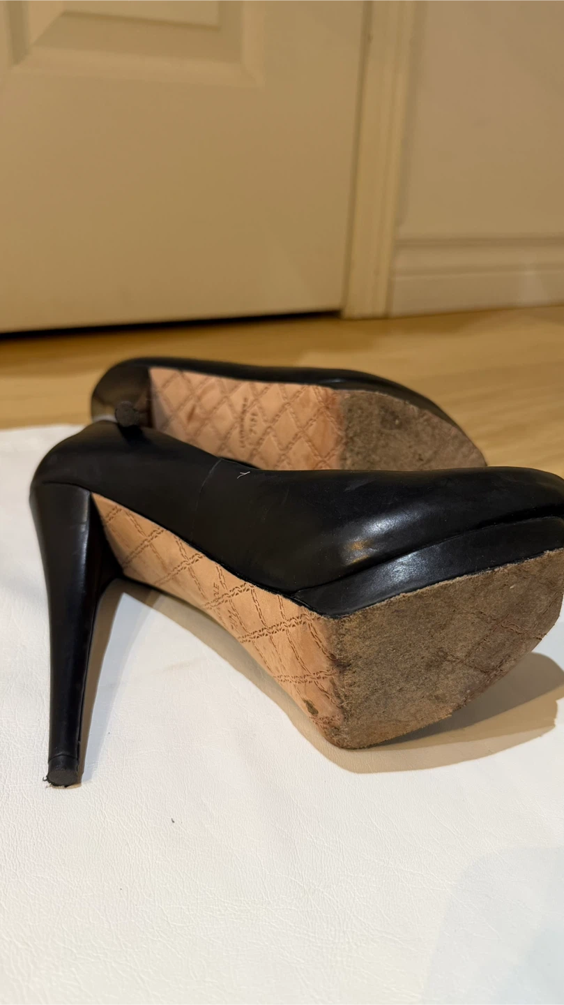 L.A.M.B. Black Leather Heels - photo 5