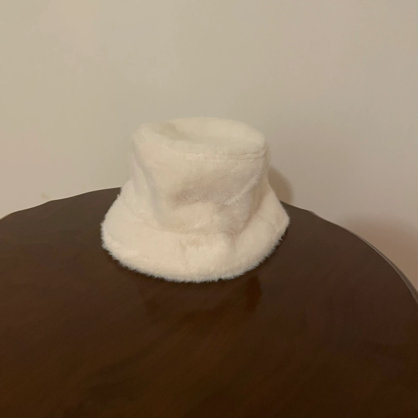 ALDO white fur bucket hat - photo 2