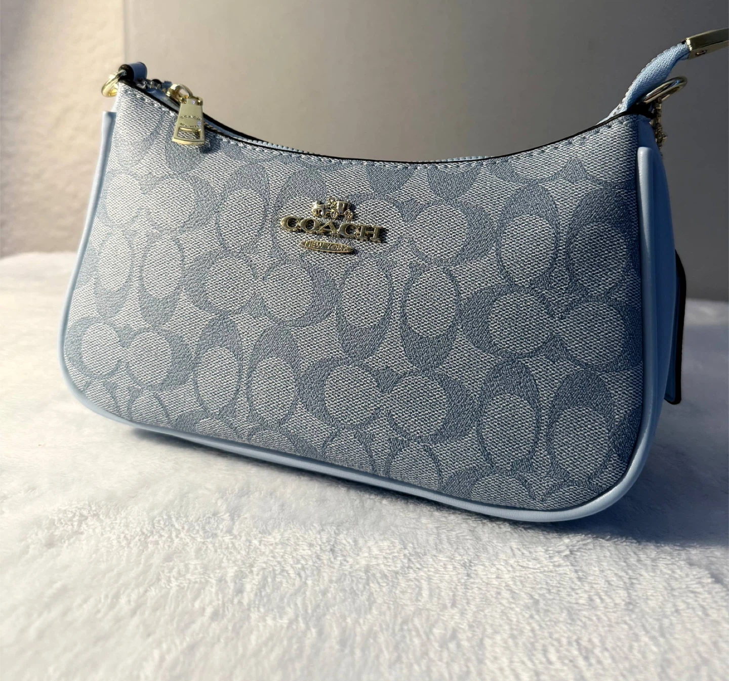 ❗️ LIMITED Coach DEALs ❗️ Blue Teri and handbag. "For Women"