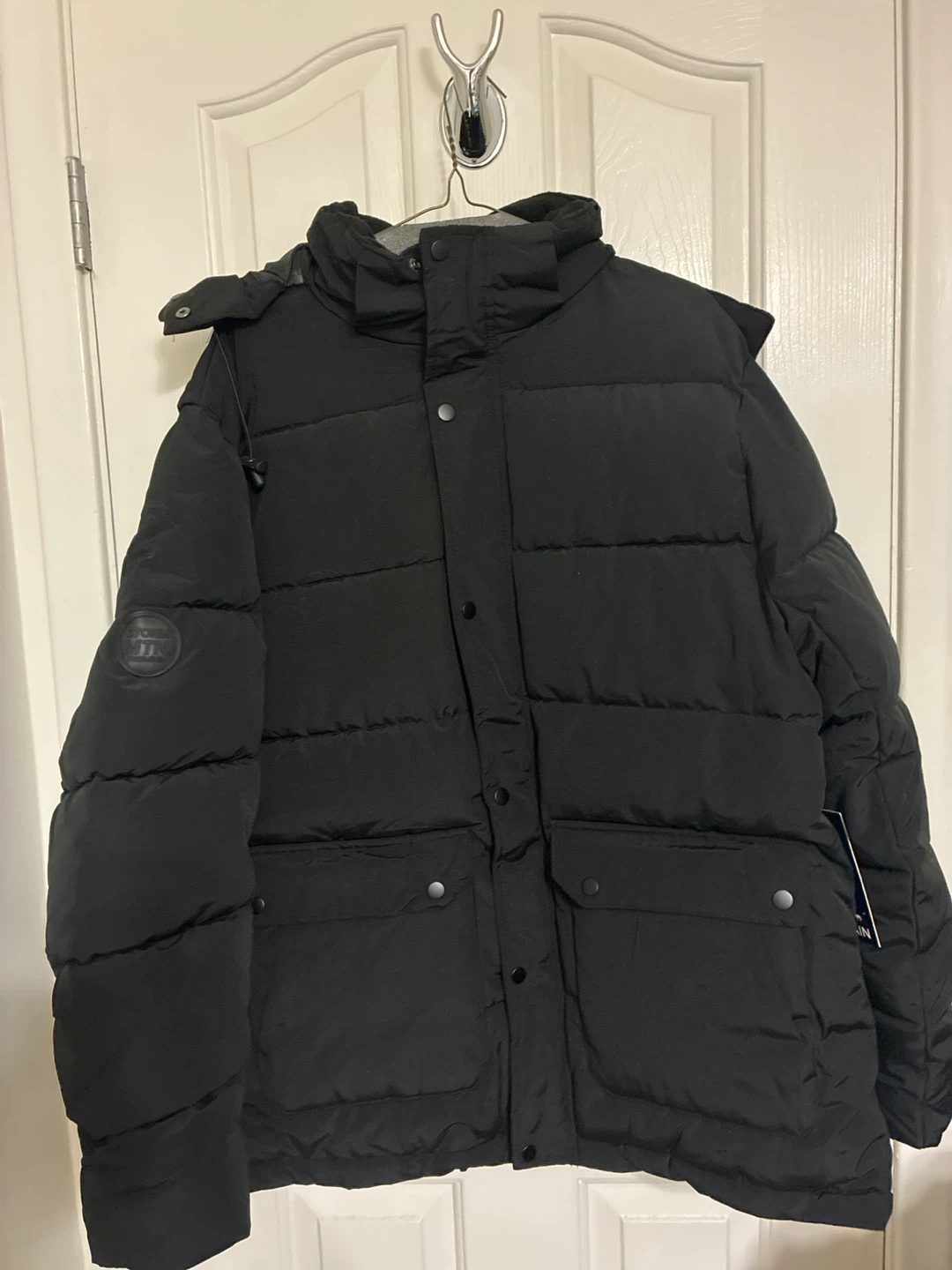 New w tags Men's Storm Mountain Black Puffer Jacket Size L