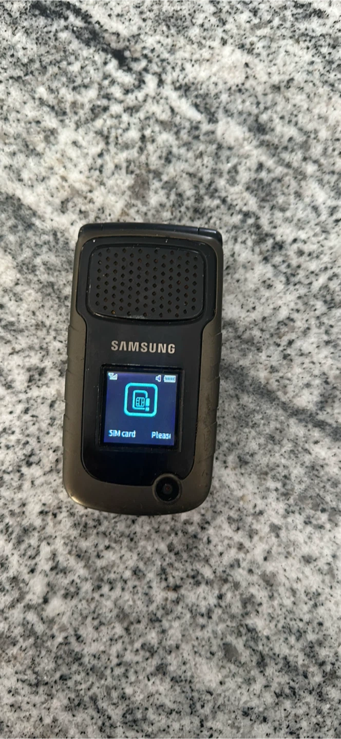 Samsung Flip Phone - photo 2