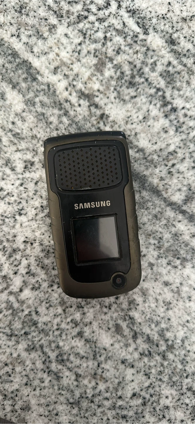 Samsung Flip Phone - photo 3
