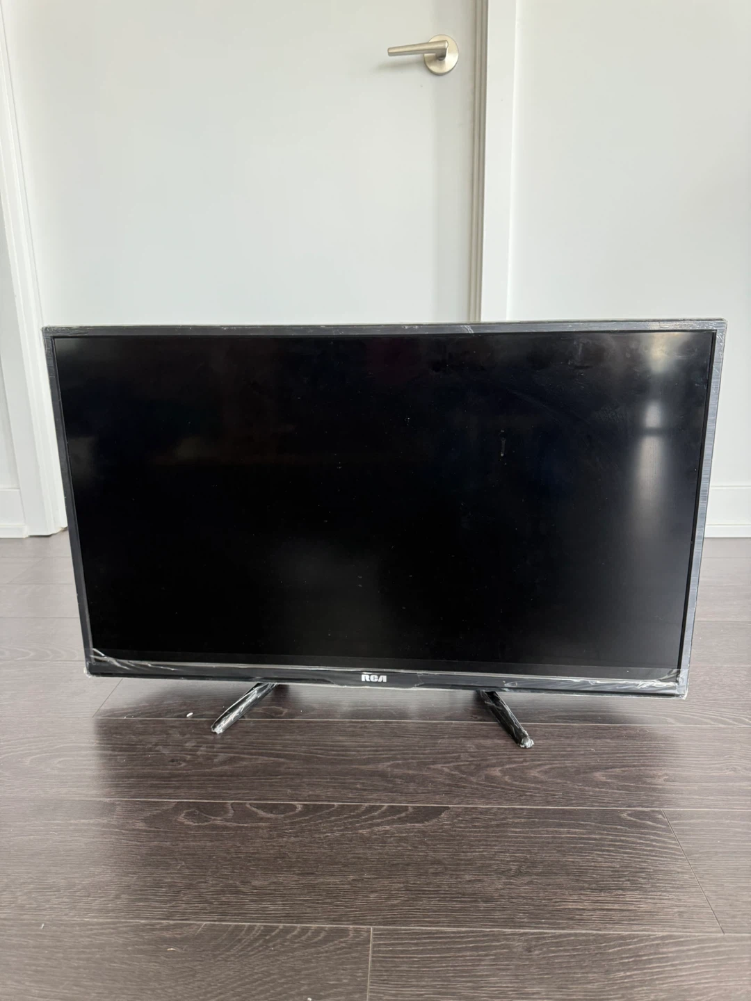 RCA TV - photo 2