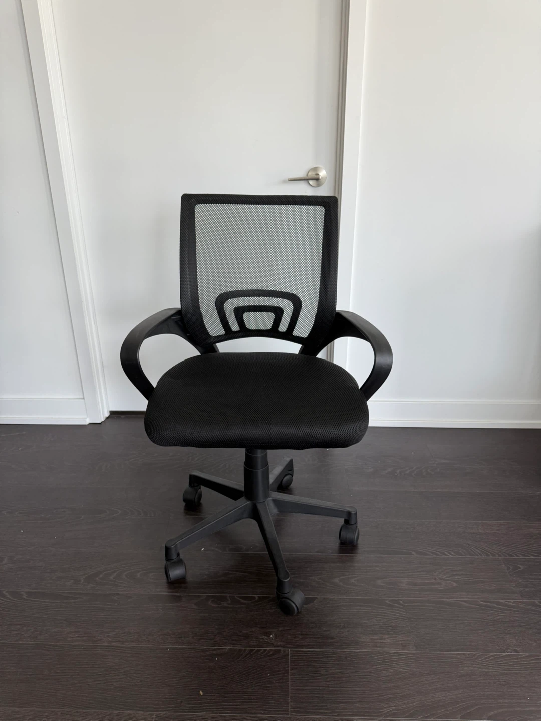 Black Mesh Office Chair - photo 2